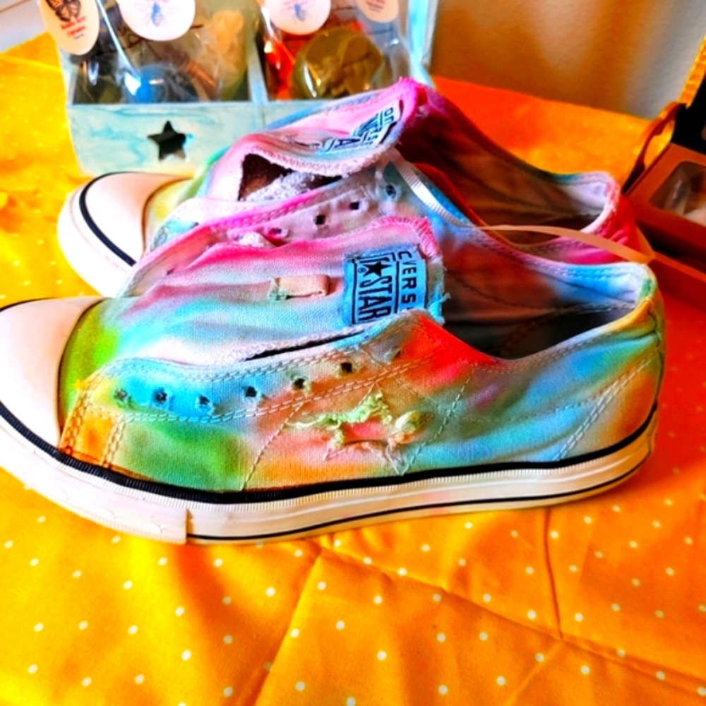 Converse Tie-Dye Multicolor Low Top Sneakers